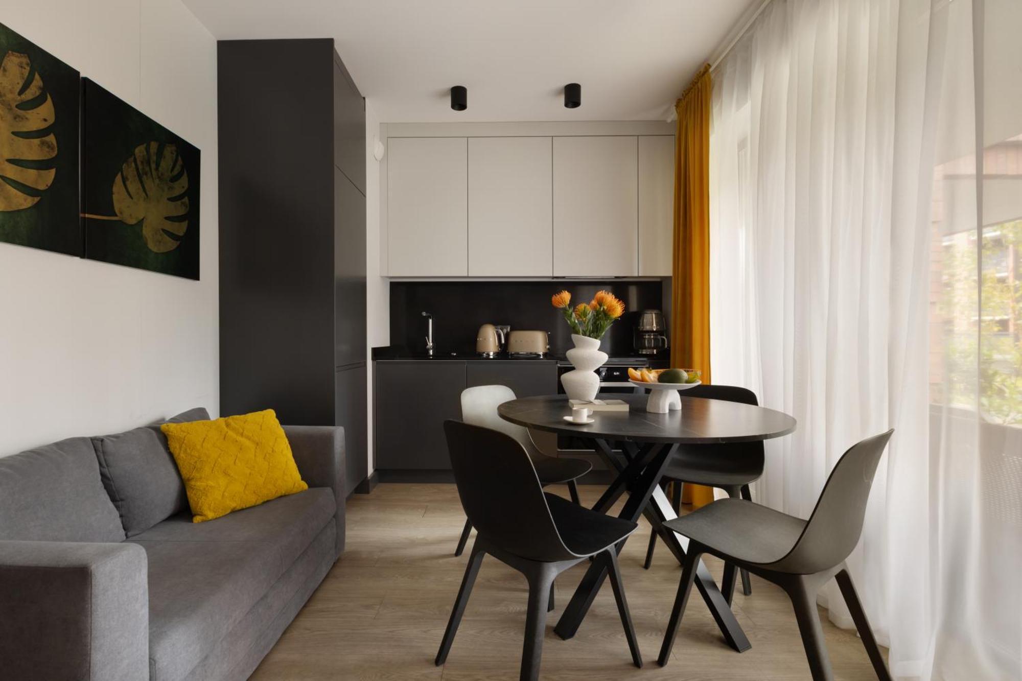 Scala By Moderna Profit- Lakowa 60c * Gdańsk